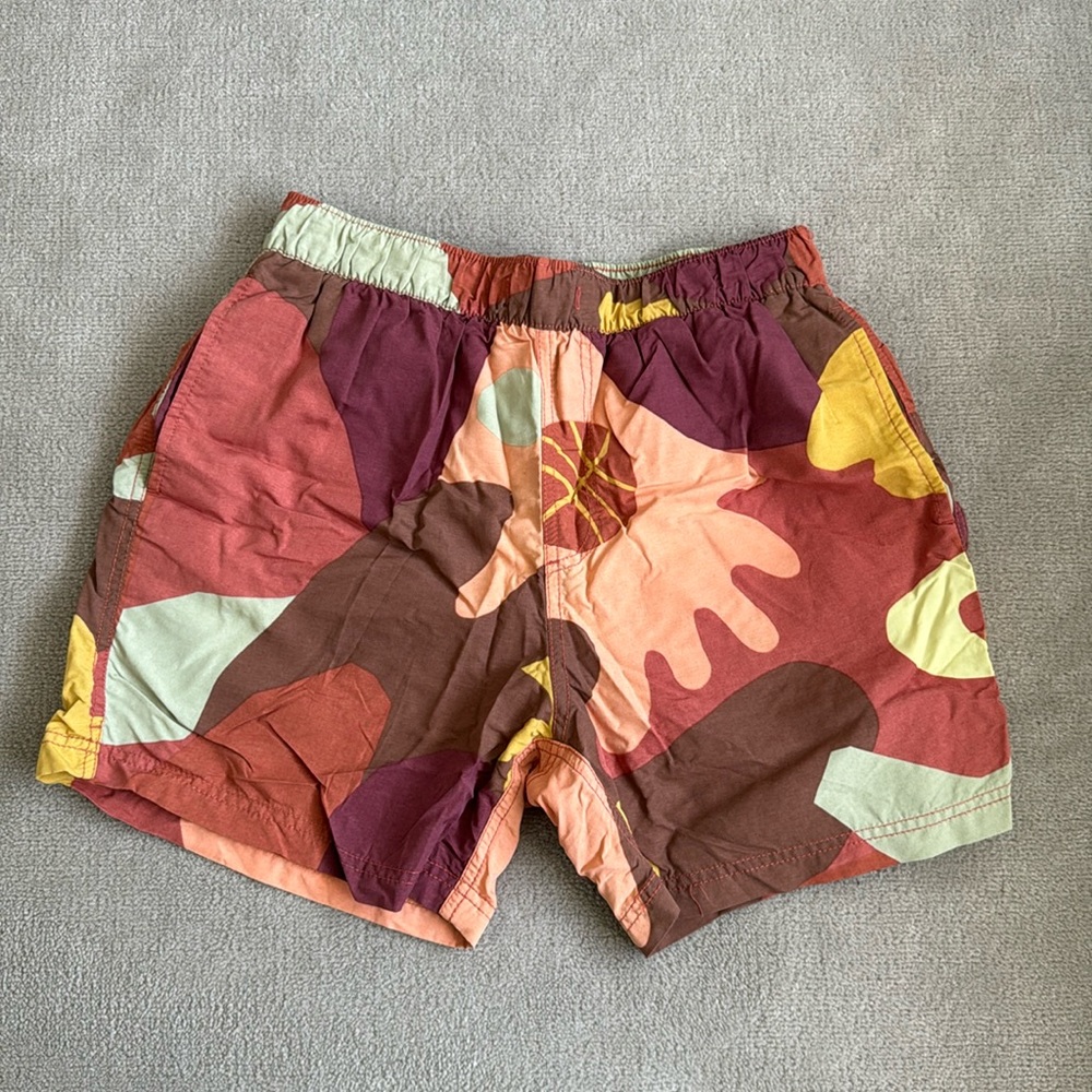 Men’s swim trunks